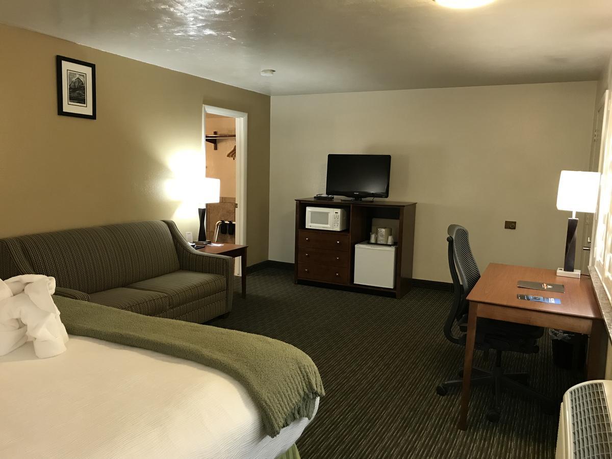Dinosaur Inn & Suites Вернал Екстер'єр фото